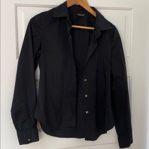 Tahari wrinkle free long sleeved button up